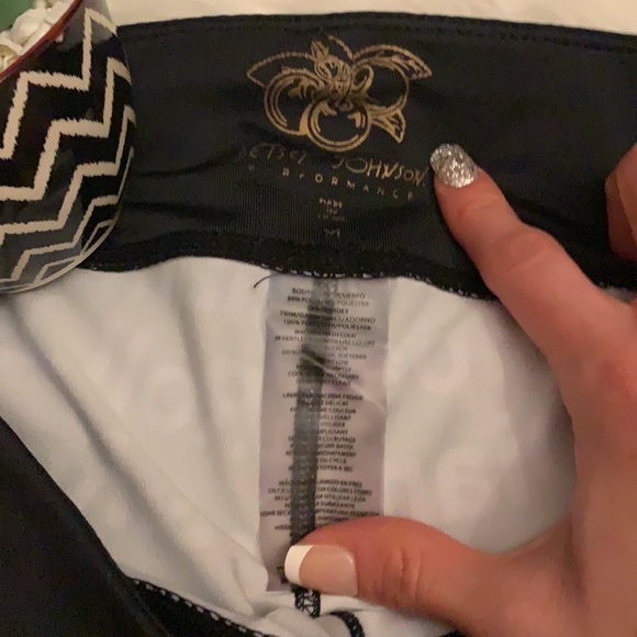 Betsey Johnson Workout  Fun Capris. - Picture 8 of 9